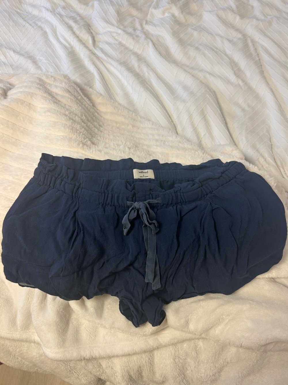 Wilfred crêpe shorts Navy Blue Elastic Waist Drawstring Shorts
